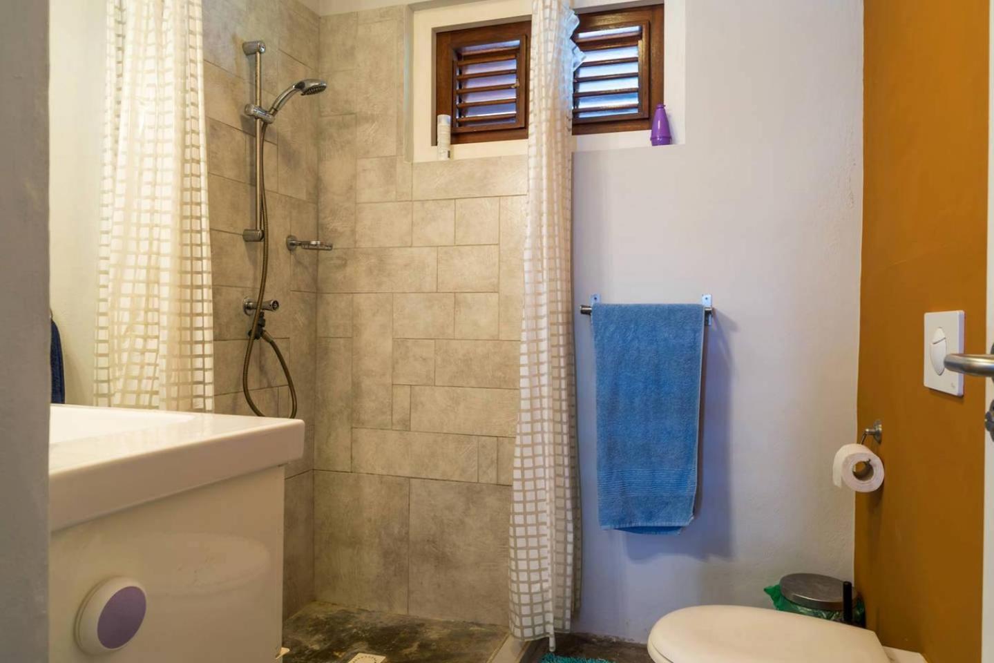 Bario Hotel Willemstad Zimmer foto